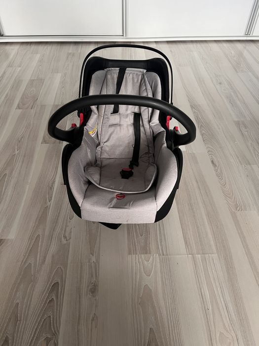 Scaun de bebe pentru masina