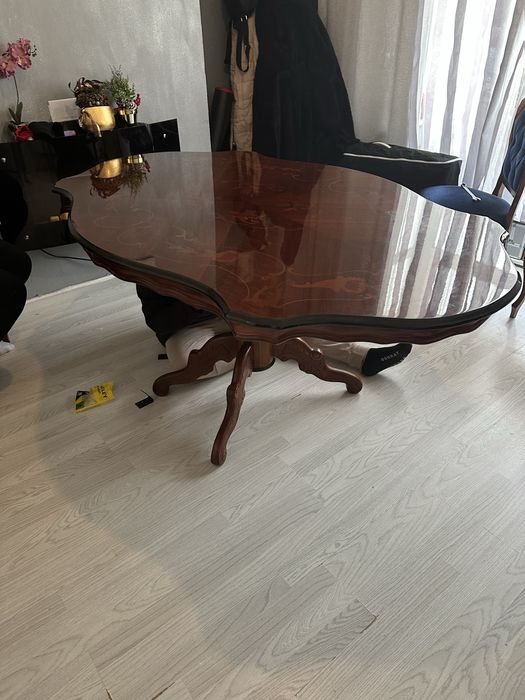 Masa cu scaune lemn nuc