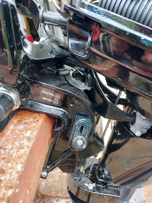 Мercury F9.9MH   на 2 мото часа НЕРАЗЛИЧИМ ОТ  НОВНОВ