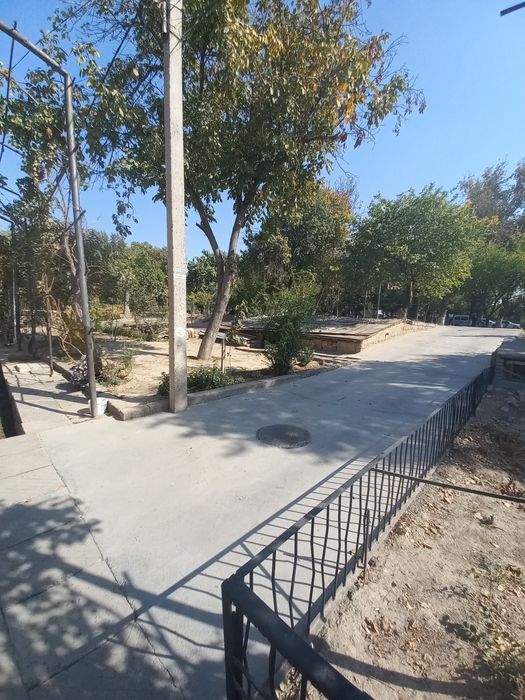 Chilonzor yo'l yuzi Bunyodkor ko'chasi karmashka 7.4-sot fasad:27-metr