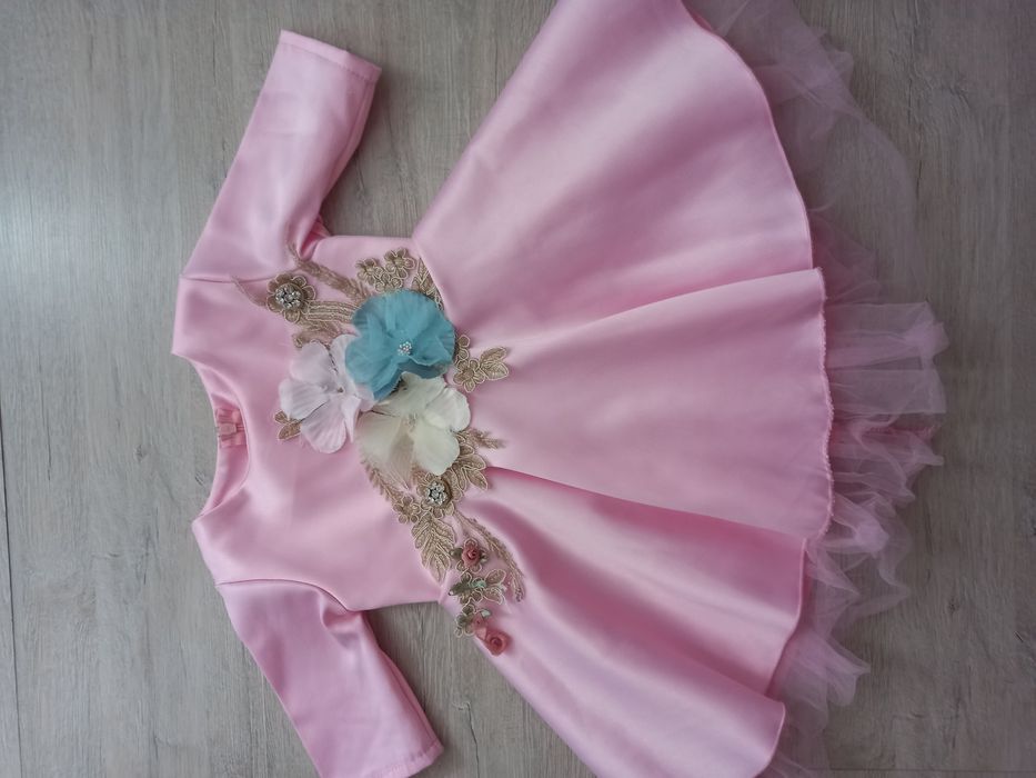 Vand set rochii mama-fiice 900 lei