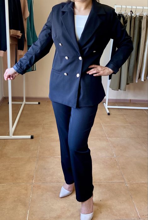 Продам костюм с брюками