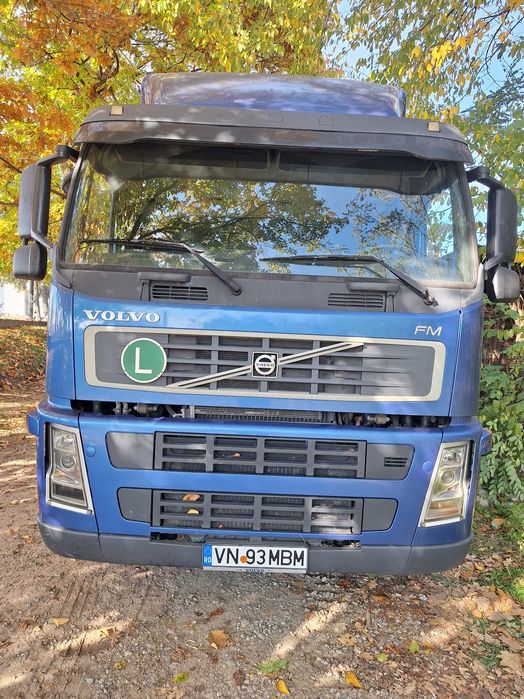 Camion cu macara  VOLVO 6×2 FM300 cu macara palfinger PK14080