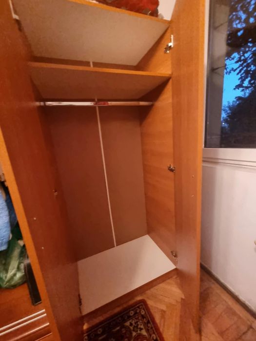 Vand dulap stare buna fara defecte cu 2 oglinzi