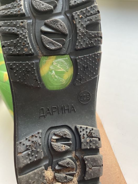 Продам резиновые сапоги (р.35)