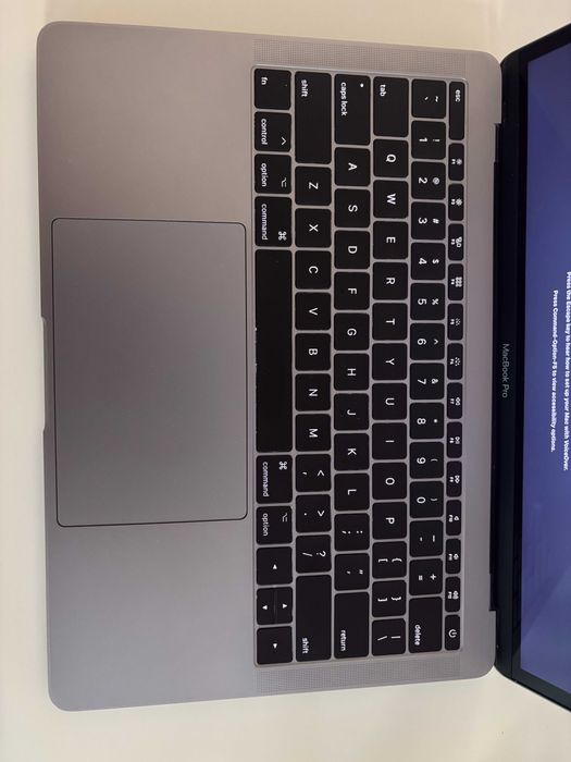 Macbook Pro 13 inch 2017, 2.3 Ghz i5, 8GB RAM, 128GB ssd