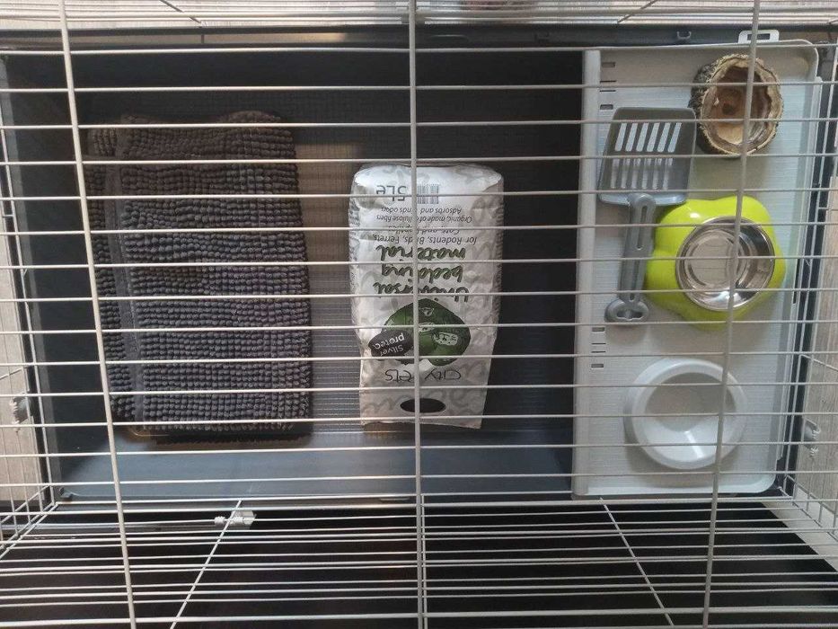 Клетка за гризачи и храна за таралежи