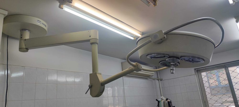 Операционна лампа MEDICOR MLM-30