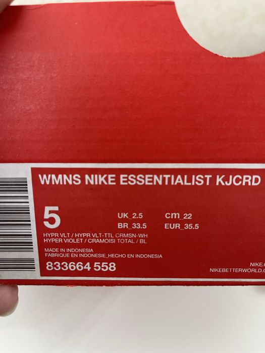Продам кроссовки Nike