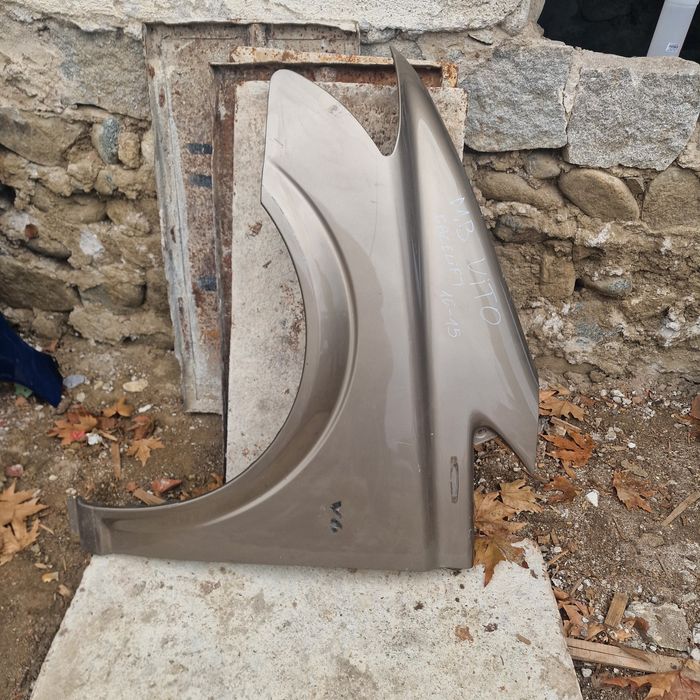 Mercedes Benz Vito face lift 10-15 ляв калник