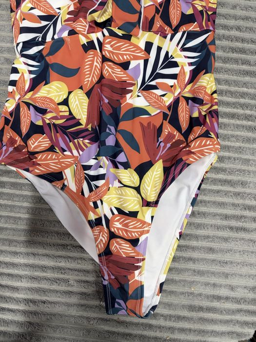 Costum de baie intreg,floral.