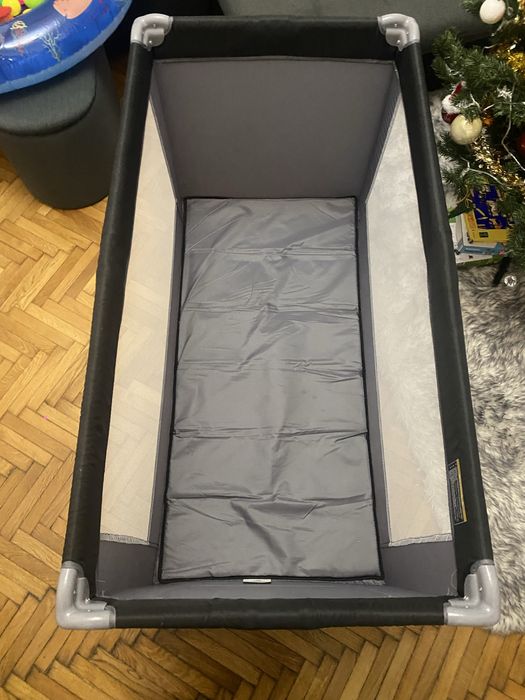Ofer spre vanzare patut pliabil/țarc copii Coccolle