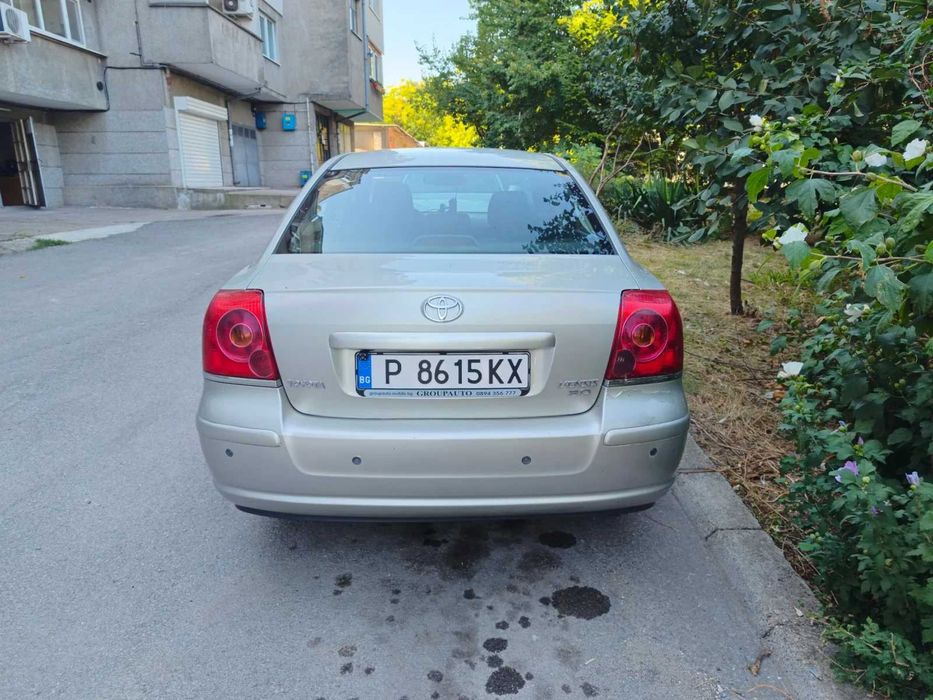 Toyota Avensis 2.0 D-4D 116 кс. СЕДАН / Нов съсъдинител / + Нови Зимни Гуми и 2 к-т Джанти!