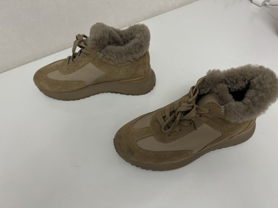 Продаю женскую спортивную обувь, кроссовки, демисезон, 37 размер