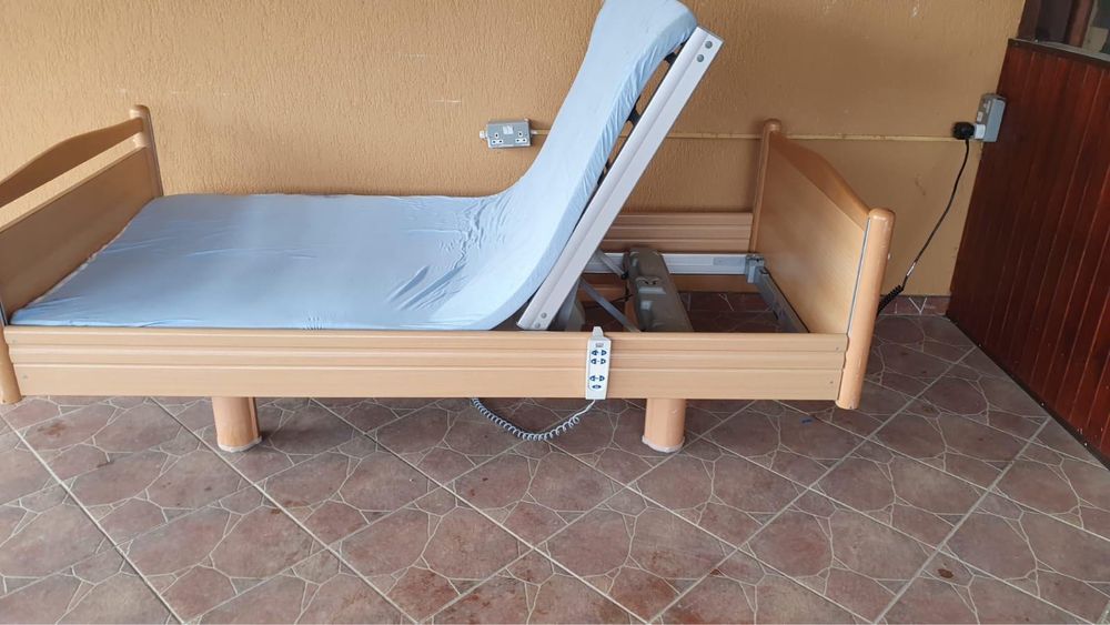 Pat medical electric cu telecomanda pentru persoane cu dizabilitato