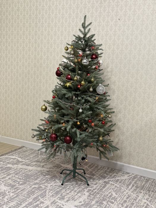 Прдам елку искусственную