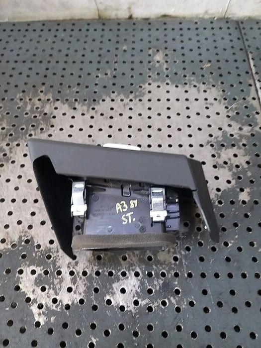 Grila ventilatie bord stanga audi a3 8y 8y1820901a