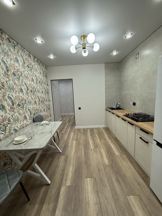 Сдам посуточно 1 комн Батыс 2