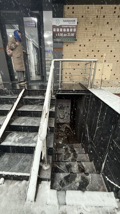 Арендага жой бор  Чинор метроси йонида подвал кисмида 12 кв офис ател