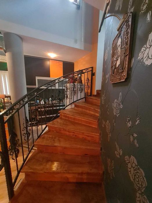 Двуетажна къща в кв.Кенана,град Хасково