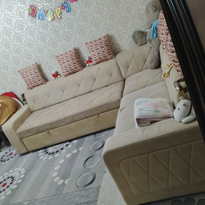 Диван б/у  угловой с выдвигающим механизмом