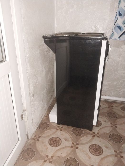 Элект.плита продам