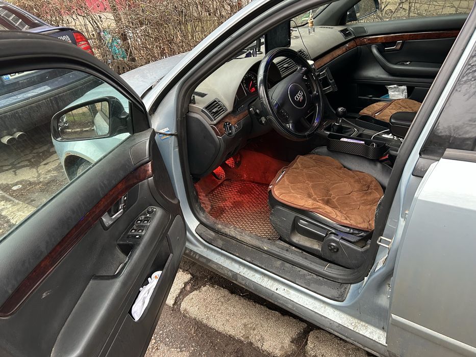 Audi A4 B6 2001-benzina 1600 cmc si GPL-acte valabile