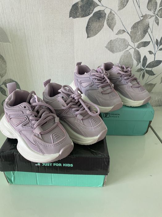 Продам кроссовки