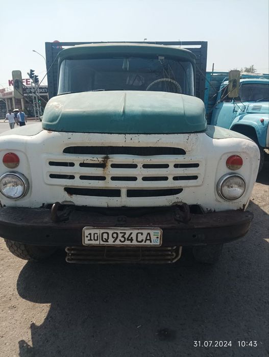 Yuk mashinasi sotiladi