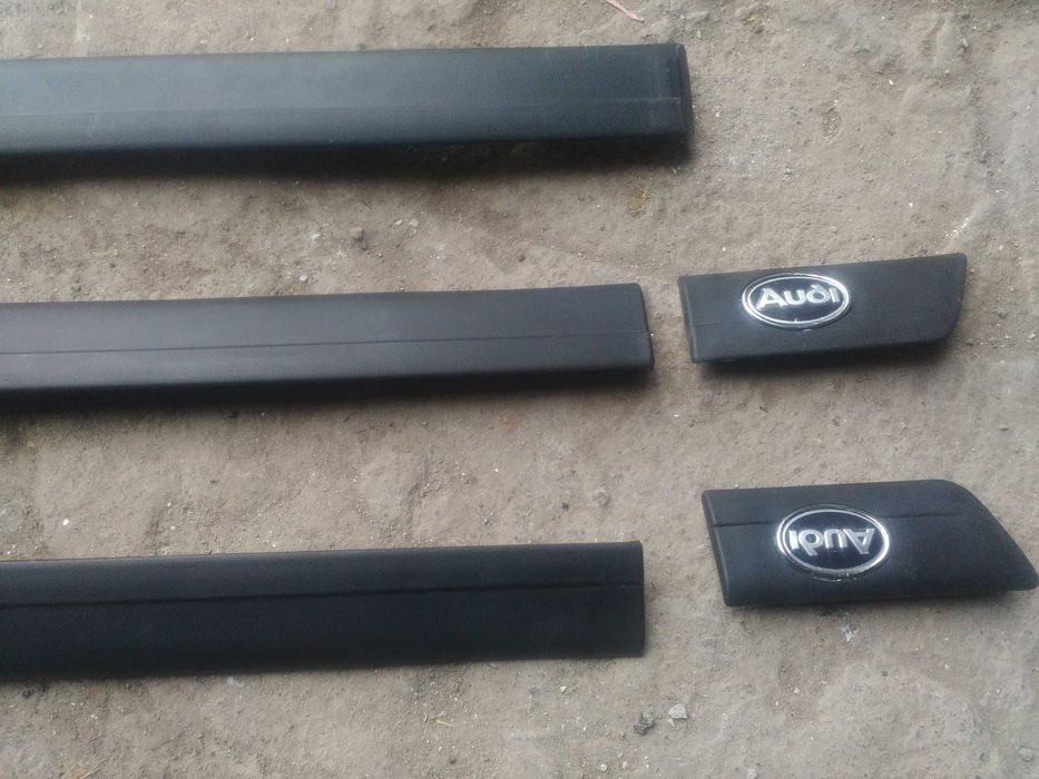 Молдинги на Ауди 100 с4