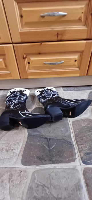 Дамски ботуши, номер 36