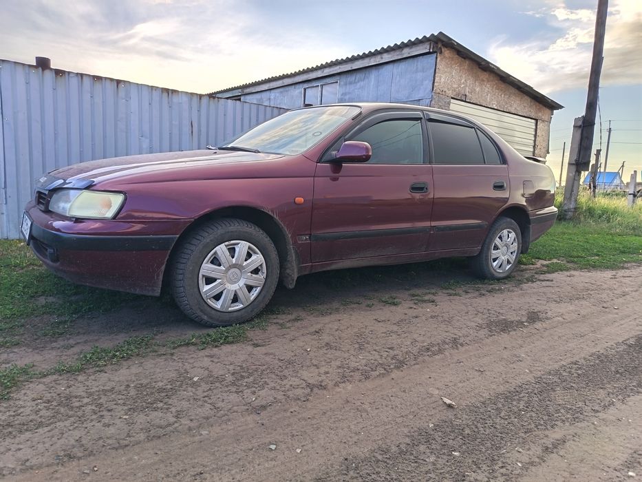 Продам автомобиль Карину Е