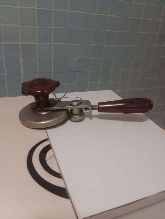 отдам бесплатно ключ для закручивания банок