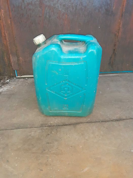 Пластмасови Туби за нафта 20 литра 4 броя