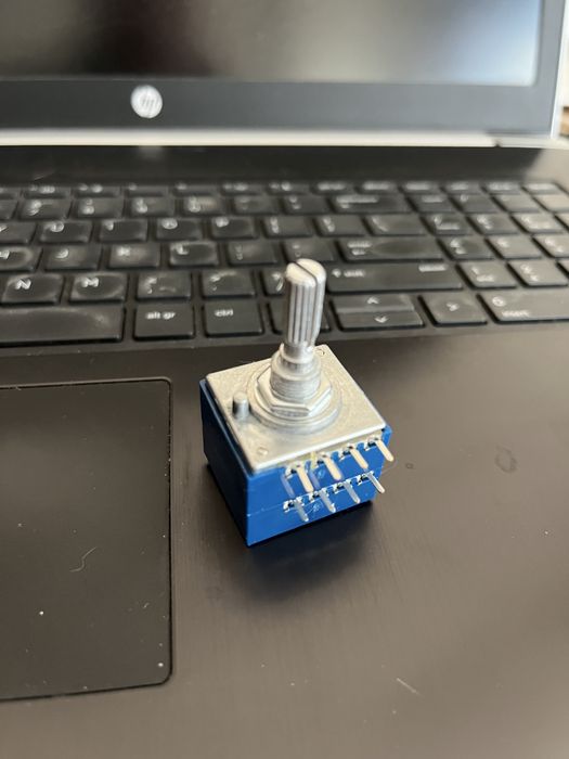 Potentiometre pentru volum Alps 100kohmi stereo, logaritmic, cu loud