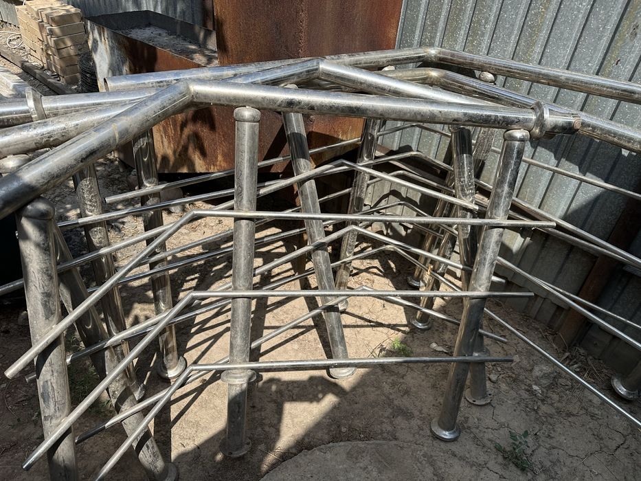 Пролам перила металлические