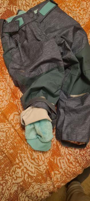 Pantaloni ski Decathlon pt copii 3-4 ani pt înăltimea de 96-102 cm
