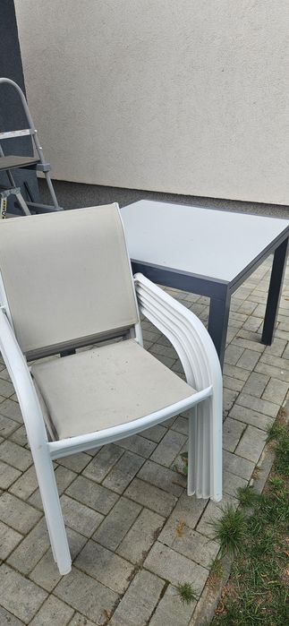 De vanzare masa  si 6 scaune de exterior