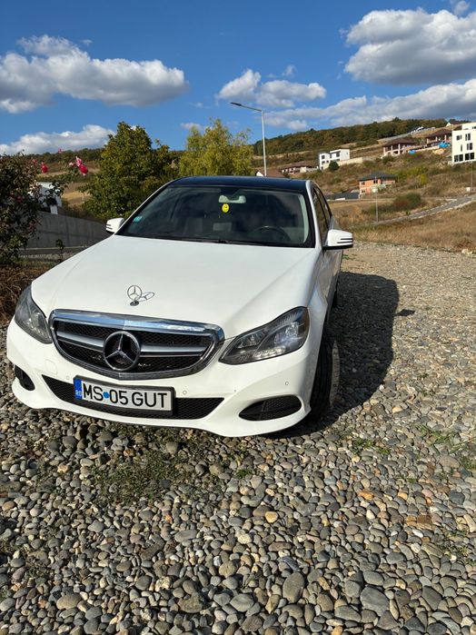 Vând Mercedes clasa E