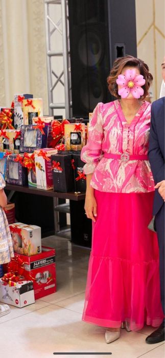 Продаётся красивое розовое платье(двойка)