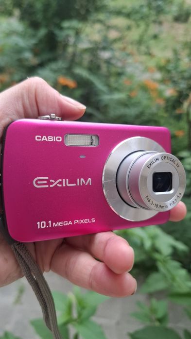 Casio Exilim EX-Z33 компактен дигитален фотоапарат