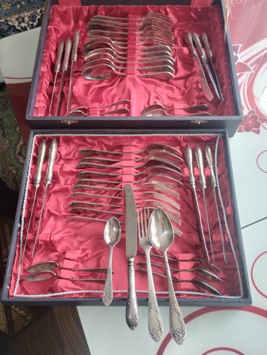 Tacâmuri argintate de vanzare