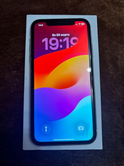 Продам айфон 11 на 64гб
