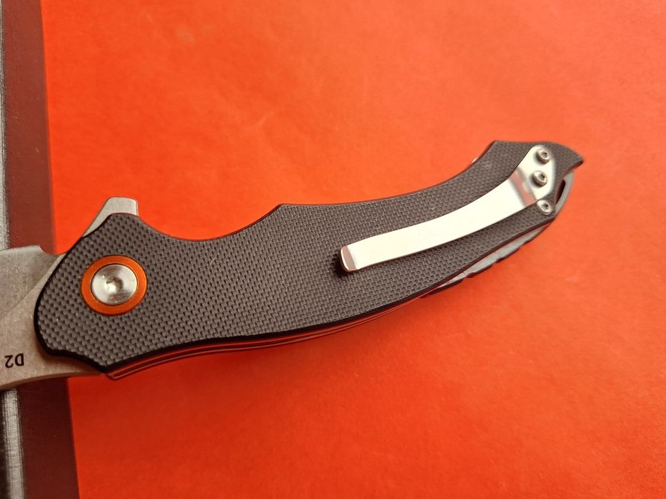 Сгъваем полуавтоматичен нож-стомана D2, дръжка G10