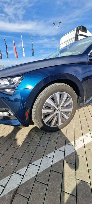 шкода Супърб комби 2.0 ТД- 2021година-автомат