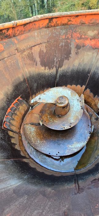 Remorca  tehnologica  furajare vaci . Angus baltata holstein kuhn 12