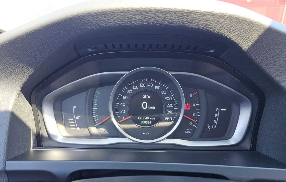 Volvo V60 D3 2.0 Diesel 5 cilindri 136 CP Automată – 2014