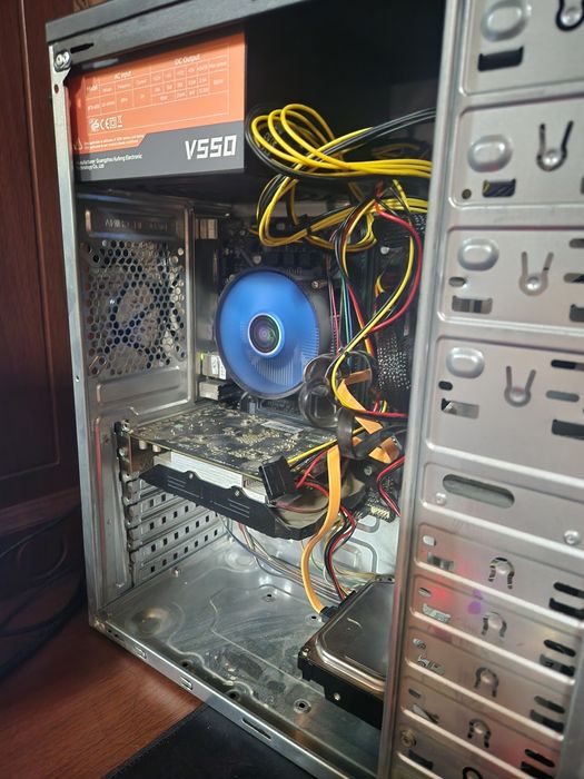 Кампуйтор Сирочни сотилади Холати яхши