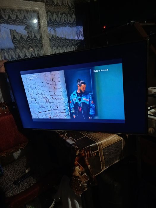 Vând televizor LCD Samsung funcționează fără internet