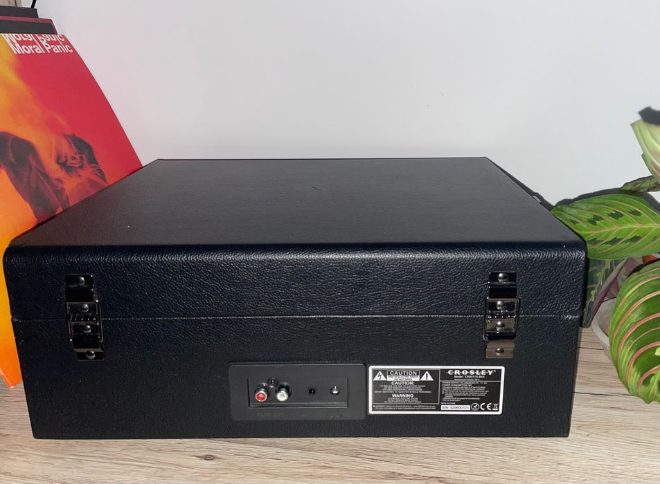 Pick-up Crosley Voyager CR8017A-BK, 3 viteze, Bluetooth, boxe integrate, negru